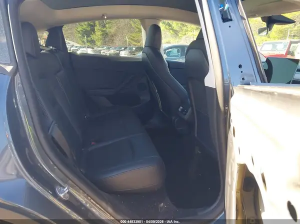 7SAYGDEE7NA021818 2022 TESLA MODEL Y - Image 8