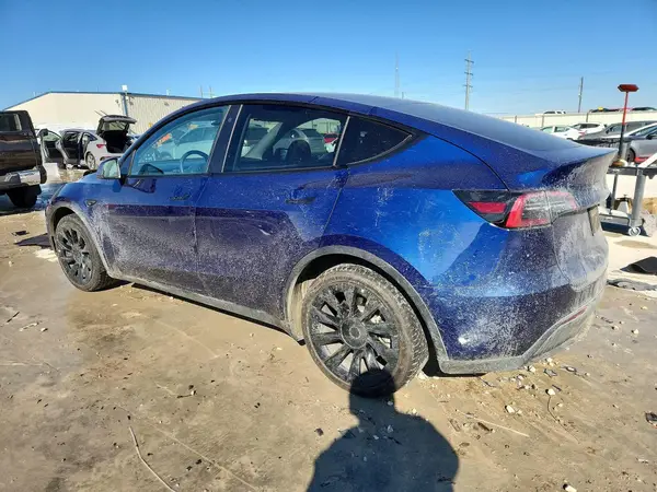 7SAYGDEE7NA021950 2022 TESLA MODEL Y - Image 2