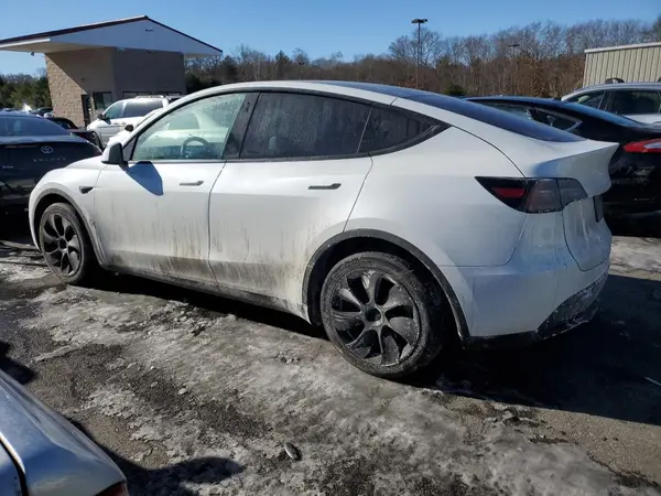 7SAYGDEE7NF307980 2022 TESLA MODEL Y - Image 2