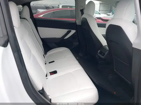 7SAYGDEE7NF310555 2022 TESLA MODEL Y - Image 8