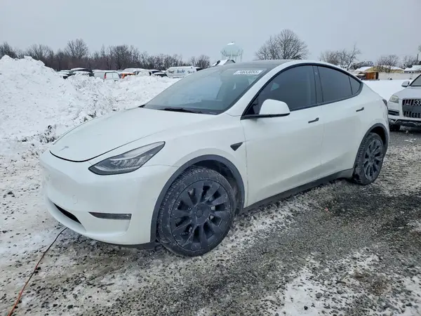 7SAYGDEE7NF311253 2022 TESLA MODEL Y - Image 1