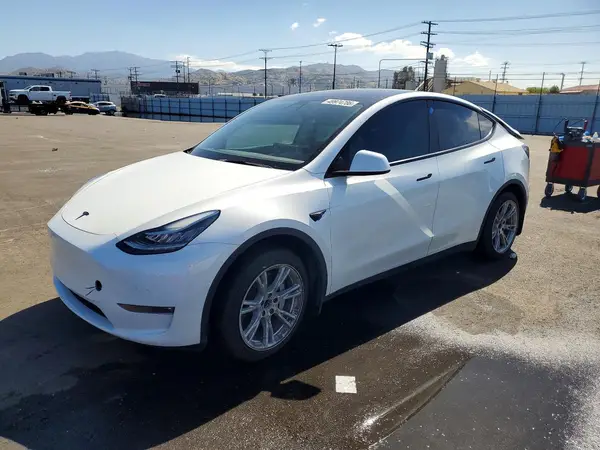 7SAYGDEE7NF312483 2022 TESLA MODEL Y - Image 1