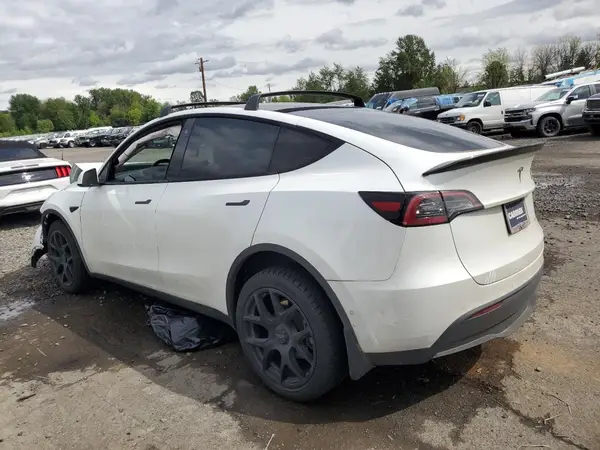 7SAYGDEE7NF312967 2022 TESLA MODEL Y - Image 2