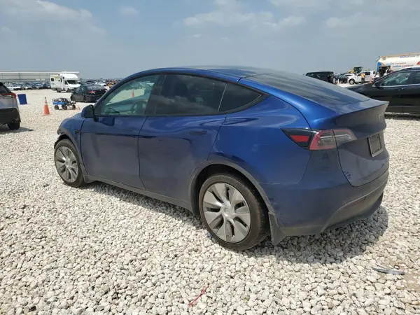 7SAYGDEE7NF313228 2022 TESLA MODEL Y - Image 2