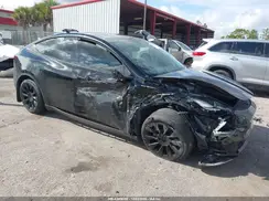 7SAYGDEE7NF319241 2022 TESLA MODEL Y