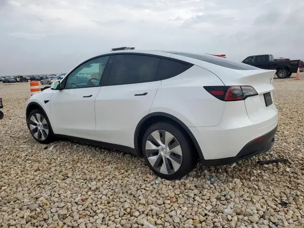7SAYGDEE7NF321619 2022 TESLA MODEL Y - Image 2