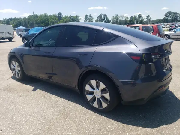 7SAYGDEE7NF325573 2022 TESLA MODEL Y - Image 2