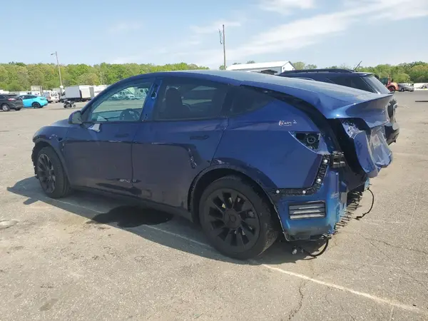 7SAYGDEE7NF335827 2022 TESLA MODEL Y - Image 2