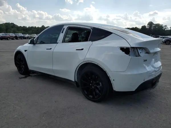 7SAYGDEE7NF339375 2022 TESLA MODEL Y - Image 2