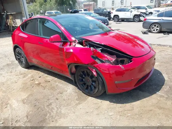 7SAYGDEE7NF351901 2022 TESLA MODEL Y - Image 1