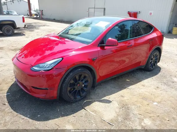 7SAYGDEE7NF351901 2022 TESLA MODEL Y - Image 2