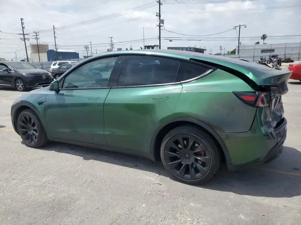 7SAYGDEE7NF352000 2022 TESLA MODEL Y - Image 2