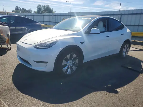 7SAYGDEE7NF355737 2022 TESLA MODEL Y - Image 1
