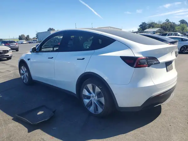 7SAYGDEE7NF355737 2022 TESLA MODEL Y - Image 2