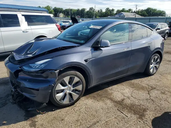 7SAYGDEE7NF357438 2022 TESLA MODEL Y - Image 1