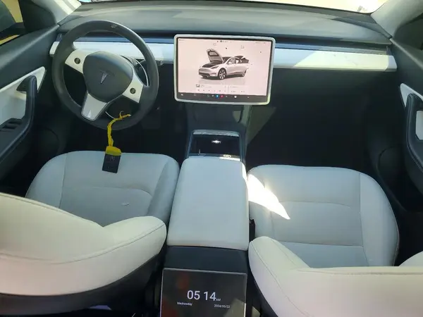 7SAYGDEE7NF360873 2022 TESLA MODEL Y - Image 8