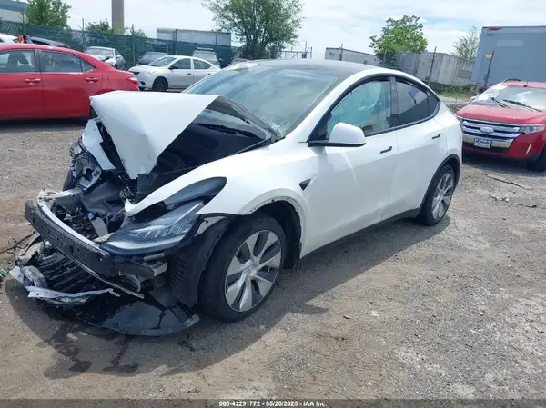 7SAYGDEE7NF363238 2022 TESLA MODEL Y - Image 2