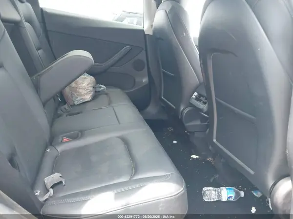 7SAYGDEE7NF363238 2022 TESLA MODEL Y - Image 8