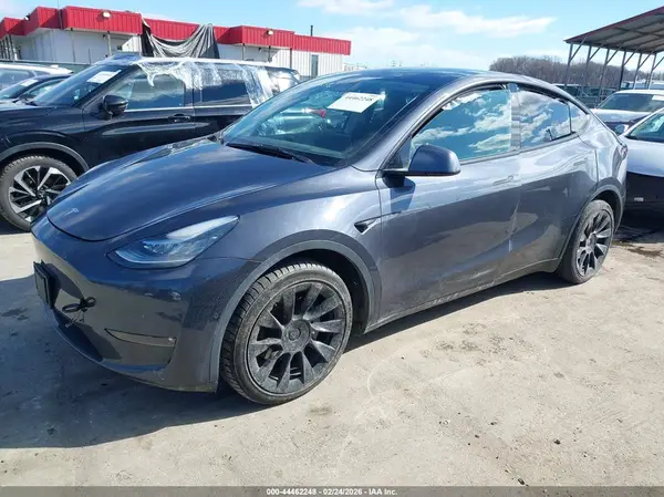 7SAYGDEE7NF363949 2022 TESLA MODEL Y - Image 2