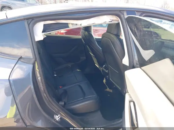 7SAYGDEE7NF363949 2022 TESLA MODEL Y - Image 8