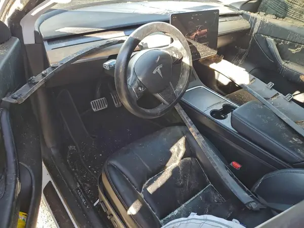 7SAYGDEE7NF368987 2022 TESLA MODEL Y - Image 8