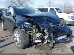 7SAYGDEE7NF369914 2022 TESLA MODEL Y