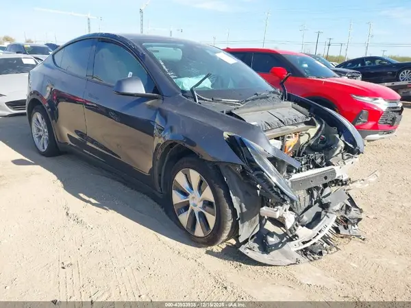 7SAYGDEE7NF371338 2022 TESLA MODEL Y - Image 1