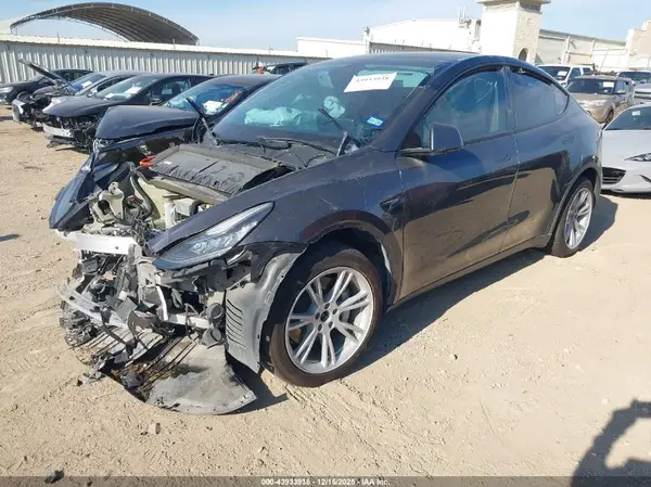7SAYGDEE7NF371338 2022 TESLA MODEL Y - Image 2