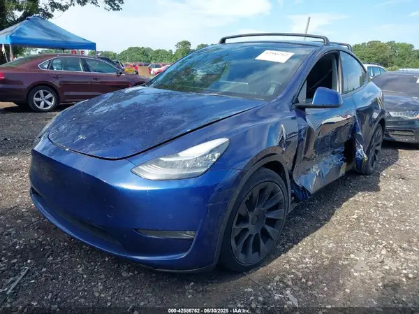 7SAYGDEE7NF371470 2022 TESLA MODEL Y - Image 2