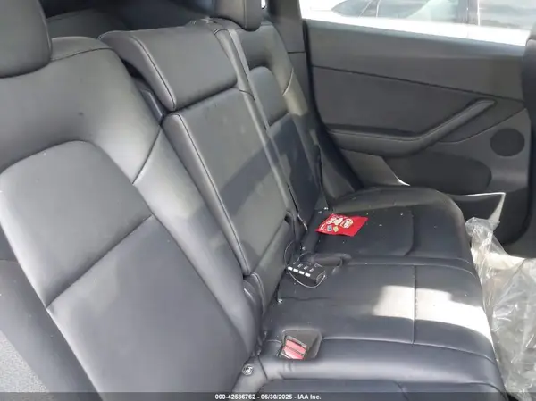 7SAYGDEE7NF371470 2022 TESLA MODEL Y - Image 8