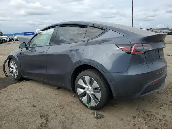 7SAYGDEE7NF372487 2022 TESLA MODEL Y - Image 2