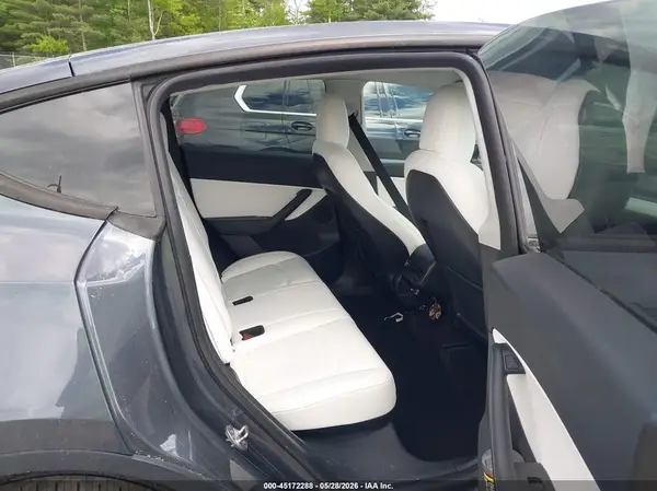 7SAYGDEE7NF372733 2022 TESLA MODEL Y - Image 8