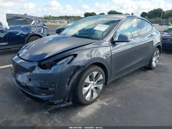 7SAYGDEE7NF374420 2022 TESLA MODEL Y - Image 2