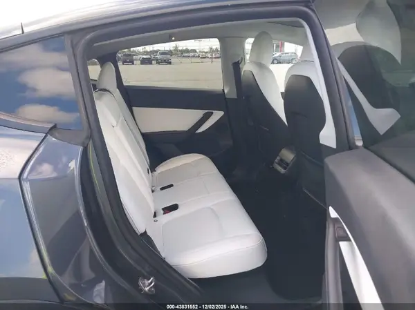 7SAYGDEE7NF374420 2022 TESLA MODEL Y - Image 8