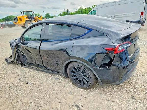 7SAYGDEE7NF376023 2022 TESLA MODEL Y - Image 2