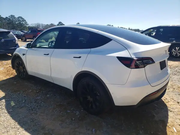 7SAYGDEE7NF385904 2022 TESLA MODEL Y - Image 2