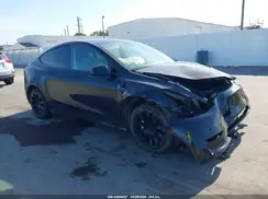 7SAYGDEE7NF386972 2022 TESLA MODEL Y