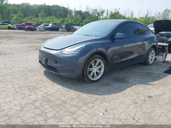 7SAYGDEE7NF388995 2022 TESLA MODEL Y - Image 2