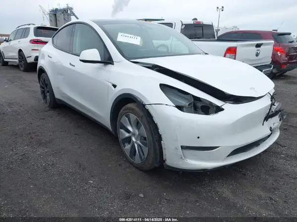 7SAYGDEE7NF389788 2022 TESLA MODEL Y - Image 1