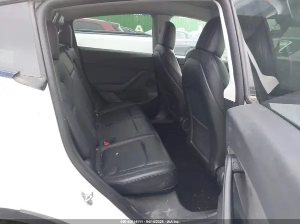 7SAYGDEE7NF389788 2022 TESLA MODEL Y - Image 8