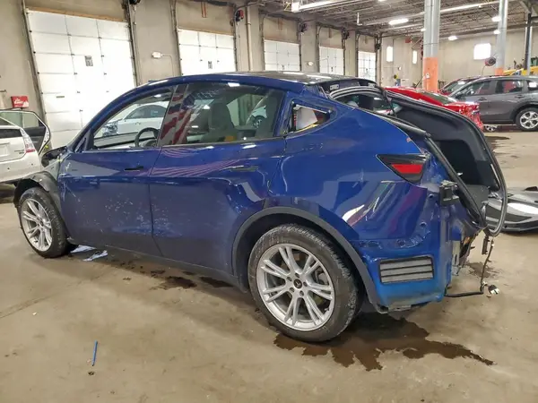 7SAYGDEE7NF395123 2022 TESLA MODEL Y - Image 2