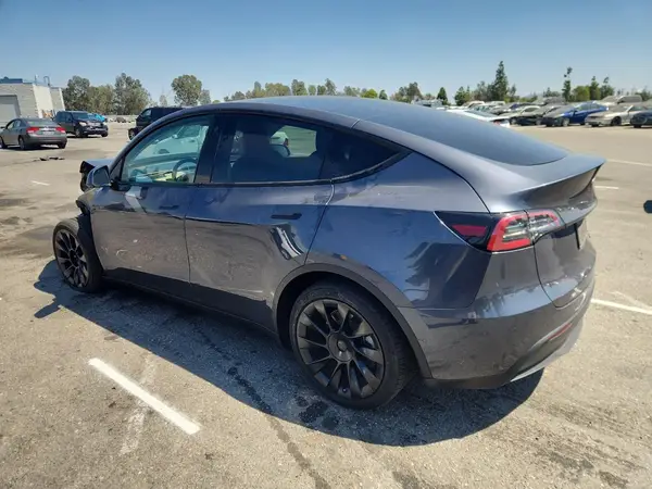 7SAYGDEE7NF396711 2022 TESLA MODEL Y - Image 2