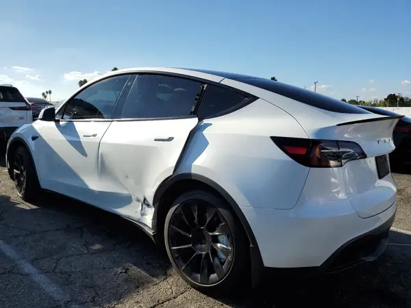 7SAYGDEE7NF402622 2022 TESLA MODEL Y - Image 2
