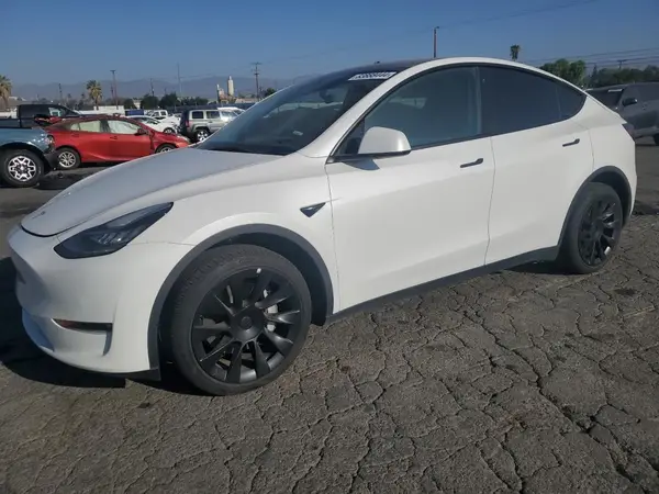 7SAYGDEE7NF412552 2022 TESLA MODEL Y - Image 1
