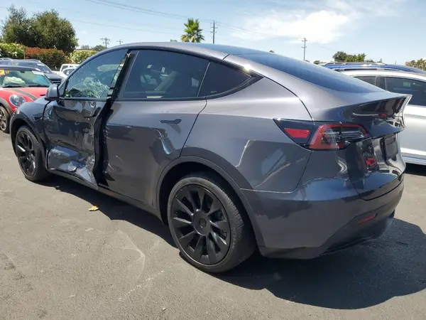 7SAYGDEE7NF417539 2022 TESLA MODEL Y - Image 2
