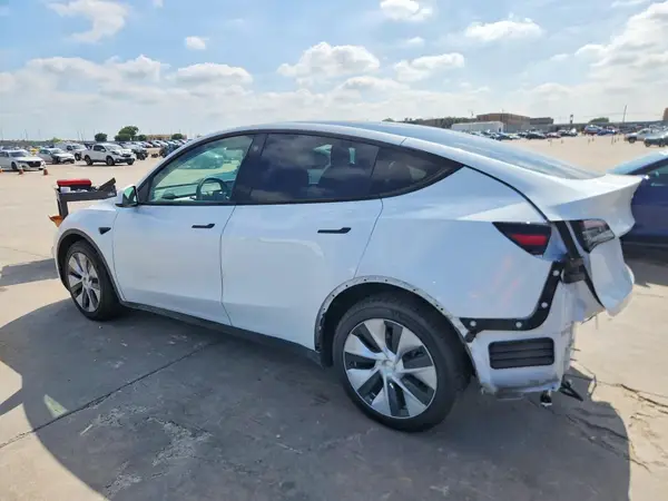 7SAYGDEE7NF420344 2022 TESLA MODEL Y - Image 2