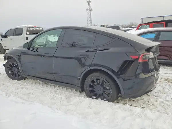 7SAYGDEE7NF421123 2022 TESLA MODEL Y - Image 2
