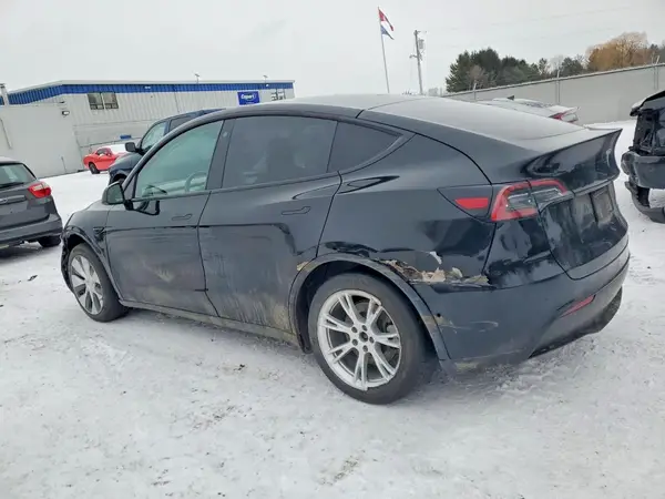 7SAYGDEE7NF421445 2022 TESLA MODEL Y - Image 2