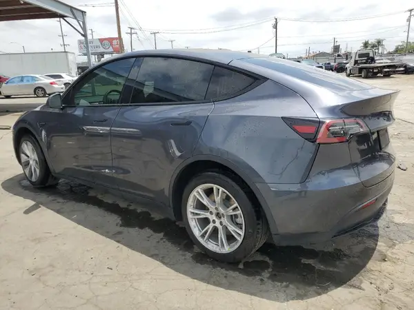 7SAYGDEE7NF422885 2022 TESLA MODEL Y - Image 2