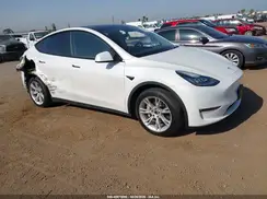 7SAYGDEE7NF423390 2022 TESLA MODEL Y